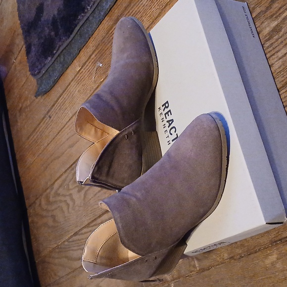 Kenneth Cole gray booties size 7 - Picture 5 of 12